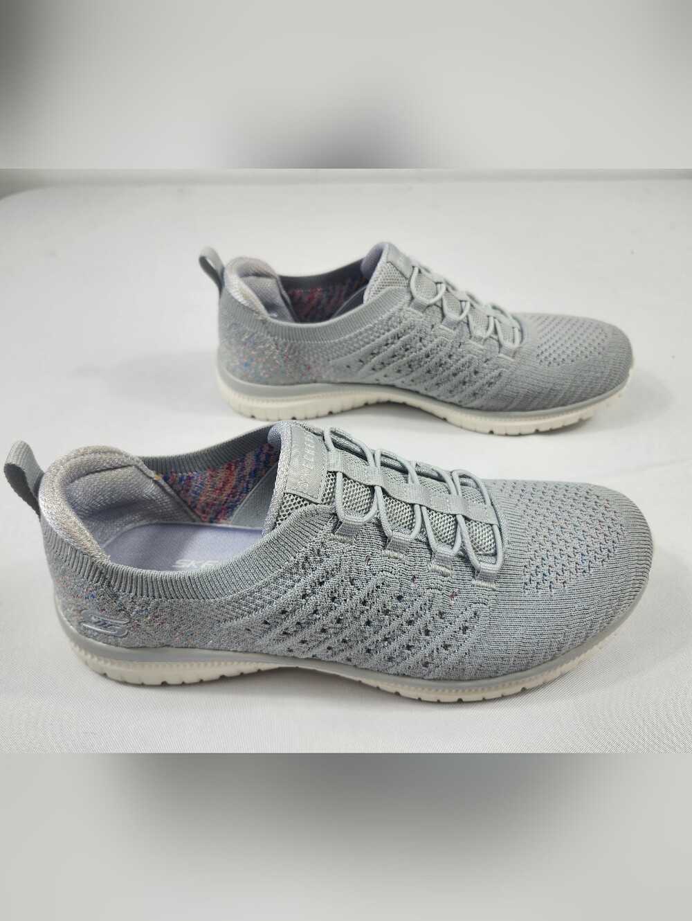 Skechers Women’s 8.5 Light Grey Knit Slip-On Memory Foam Sneakers Shoes - Picture 2 of 9